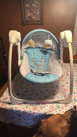 Baby swing w/adjustable speed and music (battery operated)