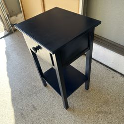 Nightstand/ End table 