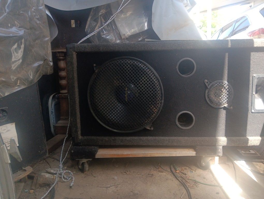 Prostudio. Dj Speaker