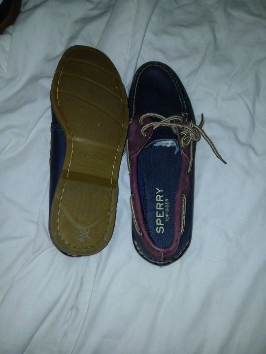 Johnson and Murphy.\nMen's size nine m