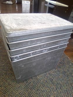 5 Large Metal Containers With Lid 10' in Height, 10.5x15.5'