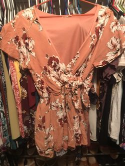 Everly woman’s romper. Very comfy romper with a cut sleeve. XL 16/18