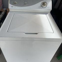 WASHER AND DRYER/LAVADORA Y SECADORA