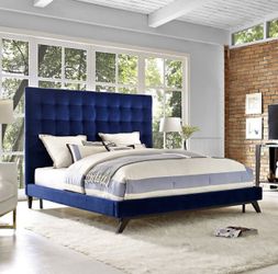 SALE !!!!! Eden Navy Velvet Bed in Queen Size