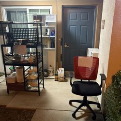 FREE furniture, Desk Chair, Household & Kitchen Item 