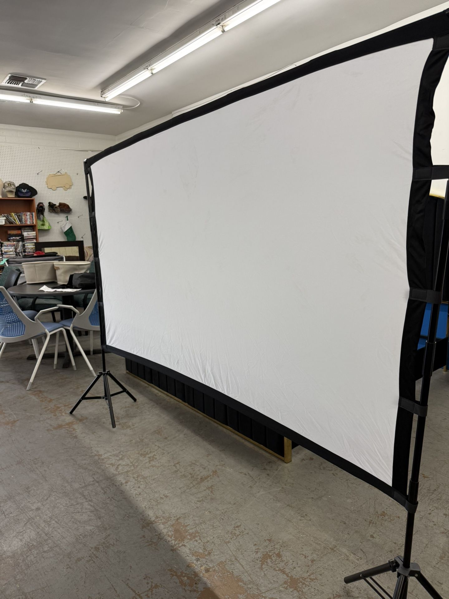 Portable Projector Screen 