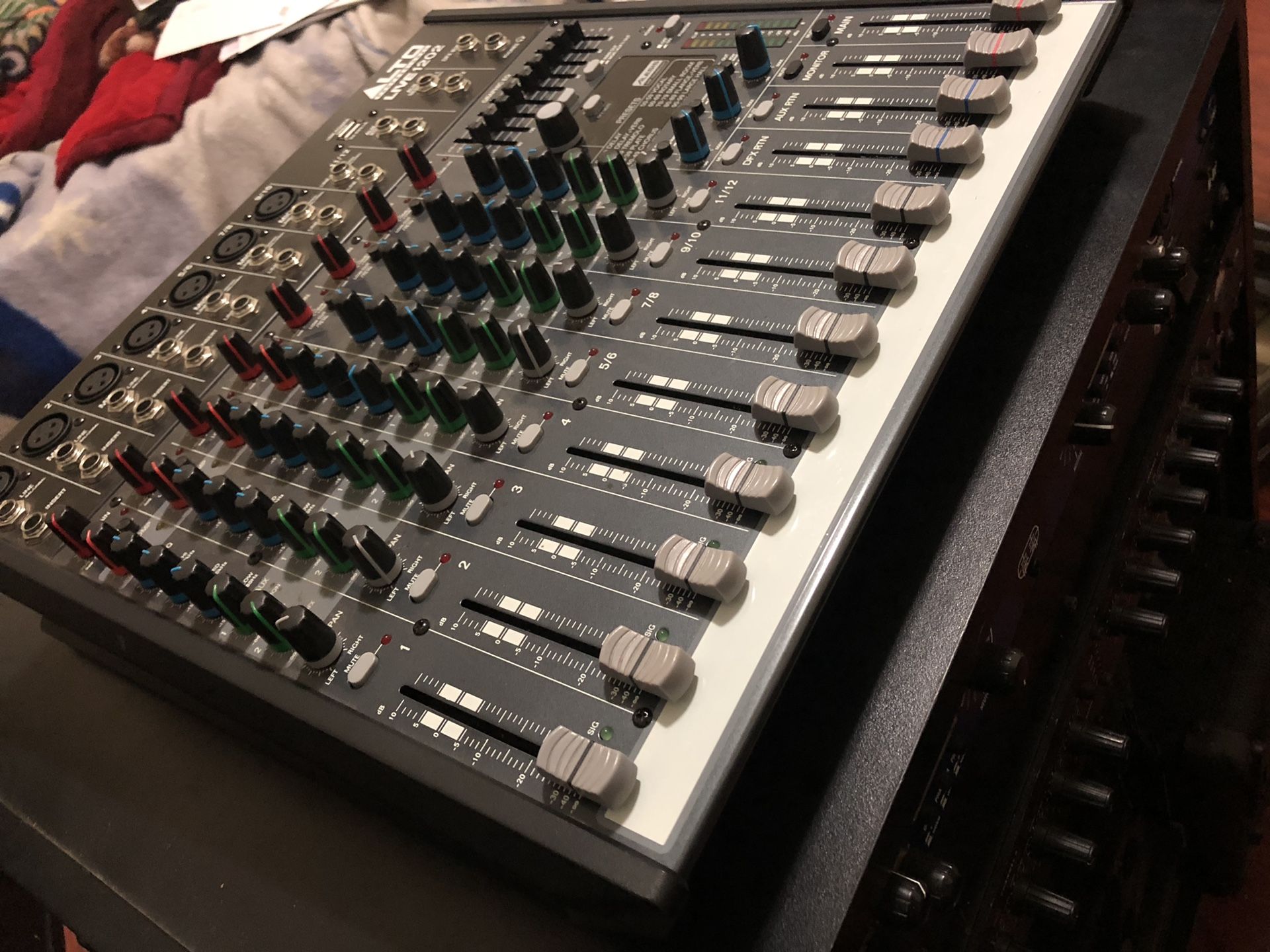 Alto Professional Live 1202 Mixer