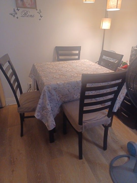 Table with Chairs