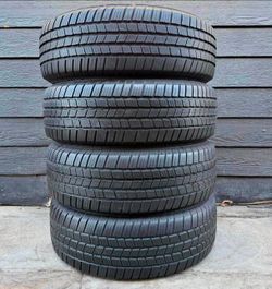 265/65/17 Michelin vendo un set de llantas usadas excelente condiciones de vida las 4 ✅🤩I am selling a set of used tires, all 4 in excellent living c