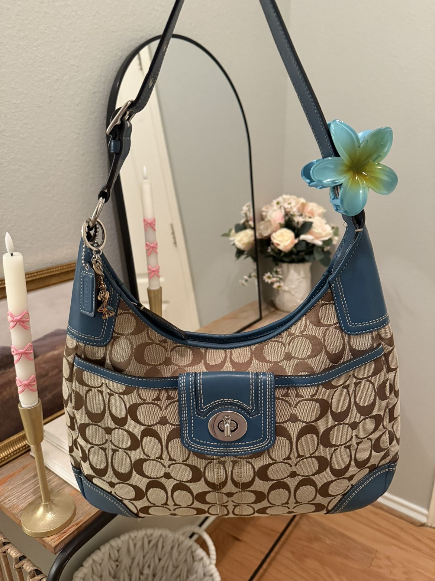 Coach shoulder Bag