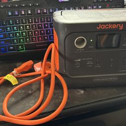 Jackery Explorer 300 Plus