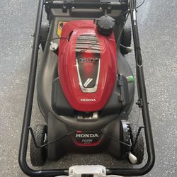 Honda 21 in. 3-in-1 Variable Speed Gas Walk Behind Self-Propelled Lawn Mower with Auto Choke Asking Price $400