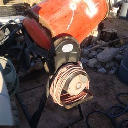 Cement mixer in excellent condition. ( Made In Canada ) $200 Firm!!!