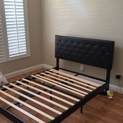Queen Size Bed With Little Dresser 