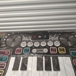 FAO Schwarz DJ Mixer & Keyboard Mat - hours of fun for the whole family!