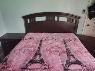 Queen bed set