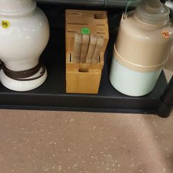 Knife Block with 4 Steak Knives