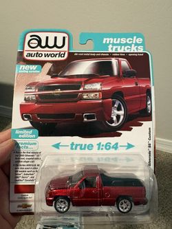 Auto World Diecast 2005 Chevy Silverado SS 