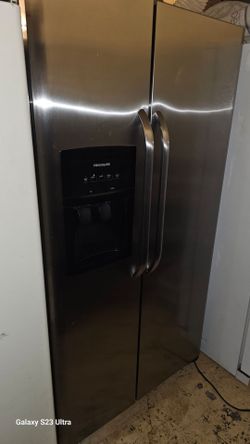 Refrigerator Frigidaire SxS Stainless Steel.