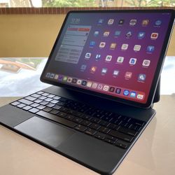 iPad Pro 12.9” With Magic Keyboard