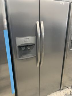 Frigidaire side by side in stainless steel