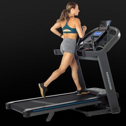 Horizon Fitness 7.4 AT Treadmill