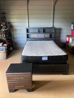 Queen size bedframe with Mattress ( Free Delivery if Needed)