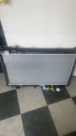 Radiator for 80 series Land Cruiser brand new