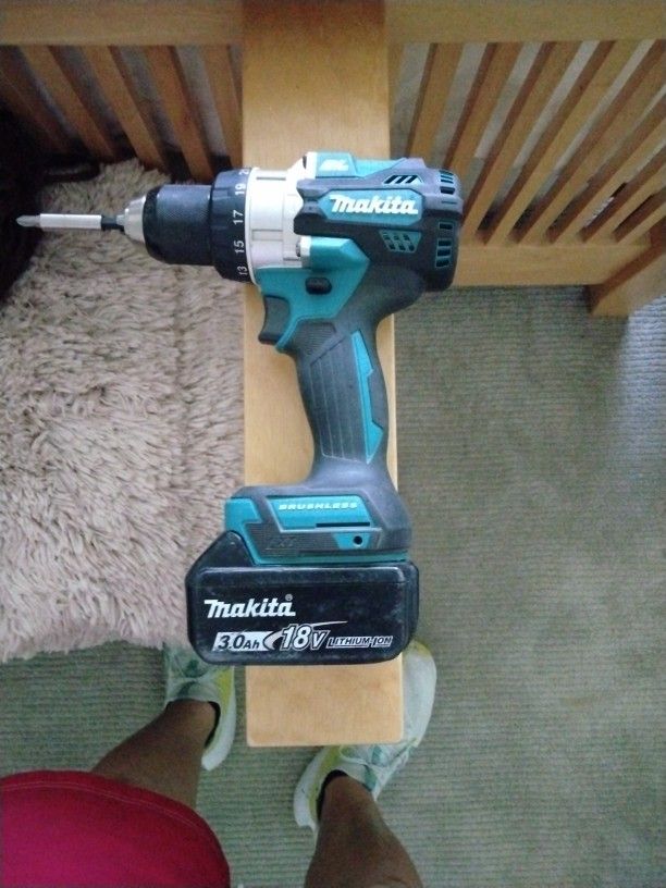 Makita 1/2' Hammer Drill