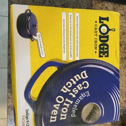 Lodge Dutch Oven 