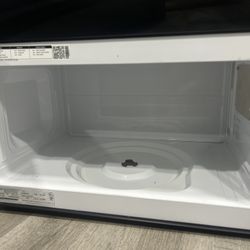 Selling Samsung Microwave 