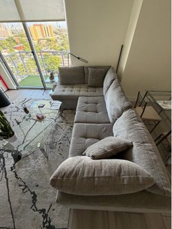 Amazing couch with pullout sleeper