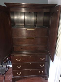 Dresser
