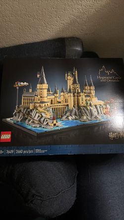 LEGO Harry Potter Hogwarts Castle and Grounds 76419