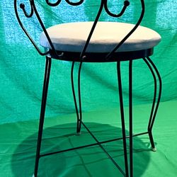 Vintage Heart-Back Vanity Stool – Hollywood Regency Style 
