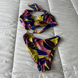 Vibrant Tropical Print Bikini Set - High-Waisted & Halter Top Design, Adjustable Straps, Trendy Beachwear - Brand New!