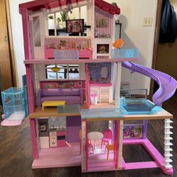 Barbie Dream House 