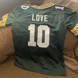 Green Bay Women’s #10 Loves Jersey Xsmall