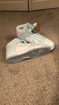 Women’s Size 7.5 NIKE Shoe