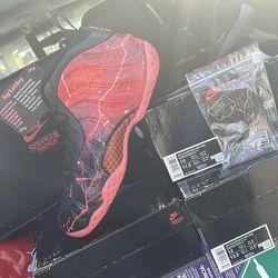 Stranger things Foamposite limited sizes