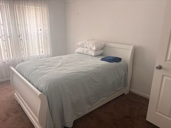 Serta Motion Essentials Full Mattress and Power Base