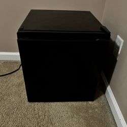 Mini Fridge 