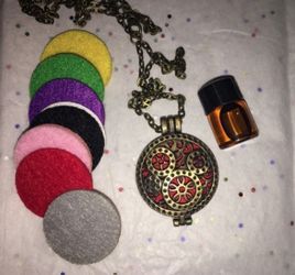 Steampunk Bronze Diffuser w/ 1ml Coffee Cake Fragrance Oil (about 30 drops) Steampunk Gears Design and Art Deco Design Chain is 24 inches long with a 