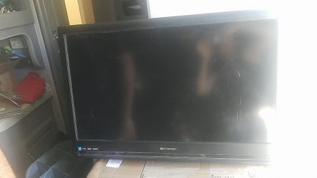 Total of 4 TVs/3 Flat screen TV 32 inches and 1 50inch