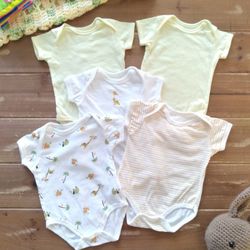 3MOS 5-PIECE SET GENDER NEUTRAL YELLOW/ORANGE/WHITE STRIPED, SOLID, AND PRINTED BODYSUITS 