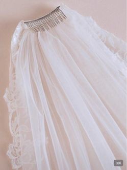 White Lace Edge Bridal Veil with Comb