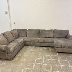 Big Brown Sectional Couch (Can Deliver) 