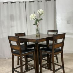 High Dining Table With 4 Chairs / Comedor De Mesa Alta Y 4 Sillas