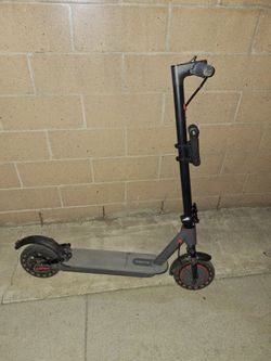 Selling E scooter to get E bike original price 220 MAX SPEED OF 22 MPH 19 miles range 350 watt motor