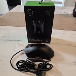 Razer Deathadder Elite
Gaming Mouse